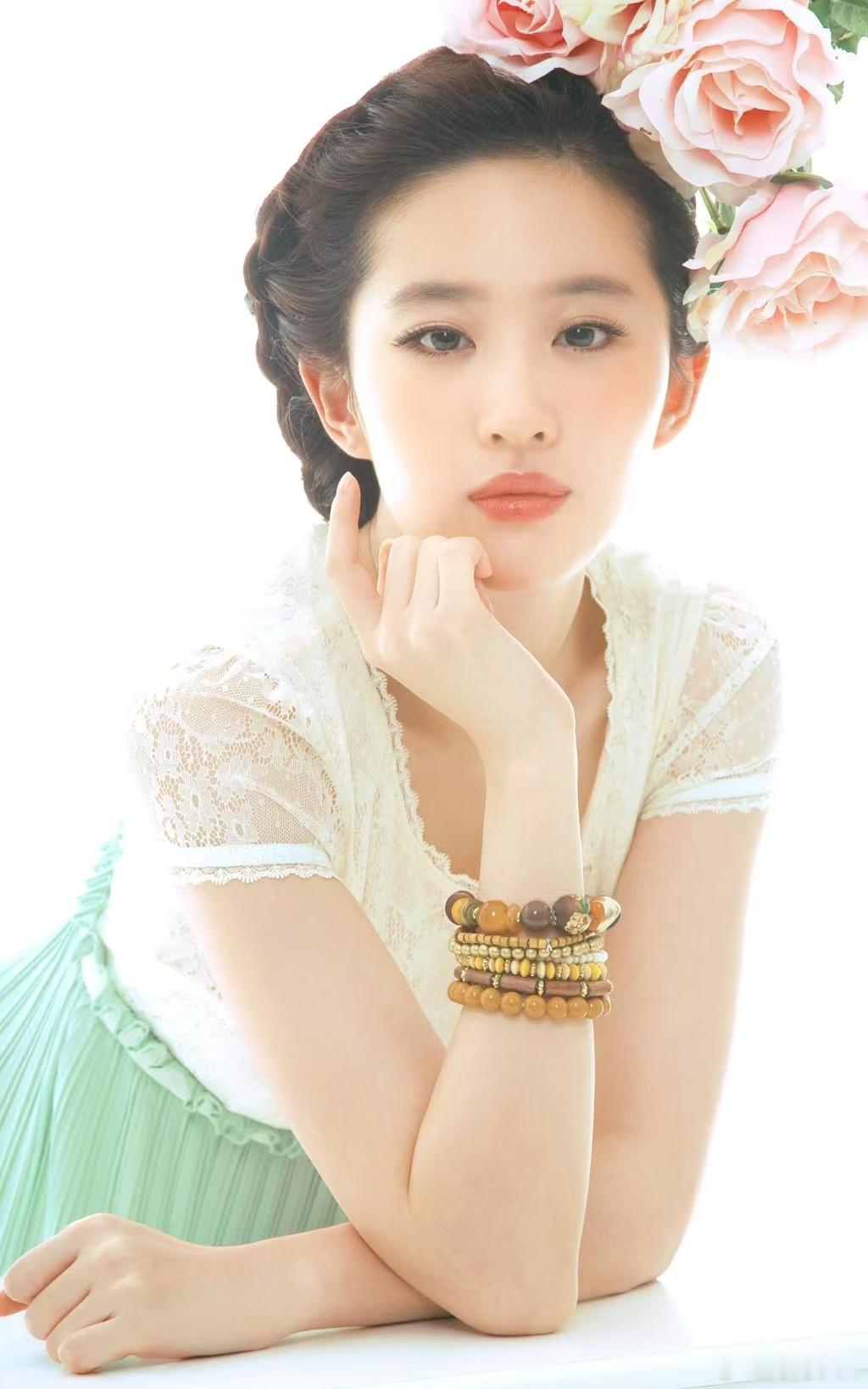 评论抽一个5.21r呐最近不知道发啥了？宝宝们给个思路？评论里写上你最喜欢哪位明