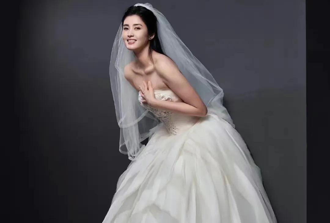 前女足世界冠军赵丽娜痛哭：我打过世界杯，打过奥运会，亚洲杯拿过冠军，接个代言怎么