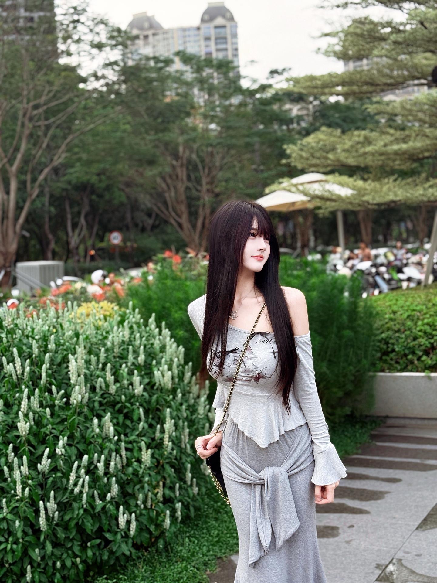 别的美女春天：温柔氛围感。 我：主打一个生机勃勃的显眼包～