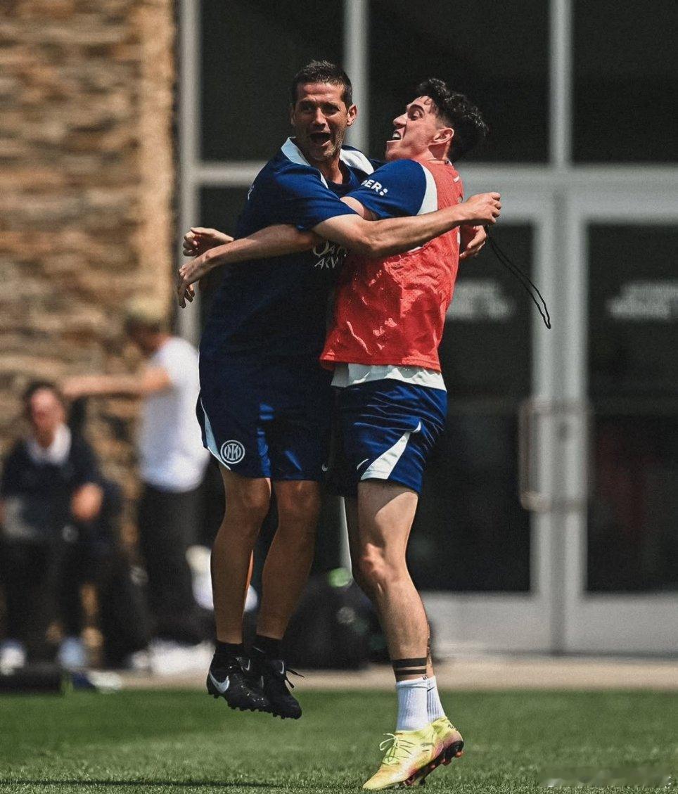 齐沃：“巴斯托尼根本不需要心理恢复。那些在社交媒体上无休止针对他发起舆论攻击的人