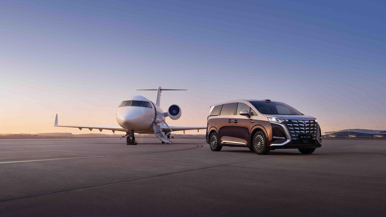 旅行的意义在于随性，但以前开MPV自驾，总被续航和充电束缚住手脚。这次试驾第二代