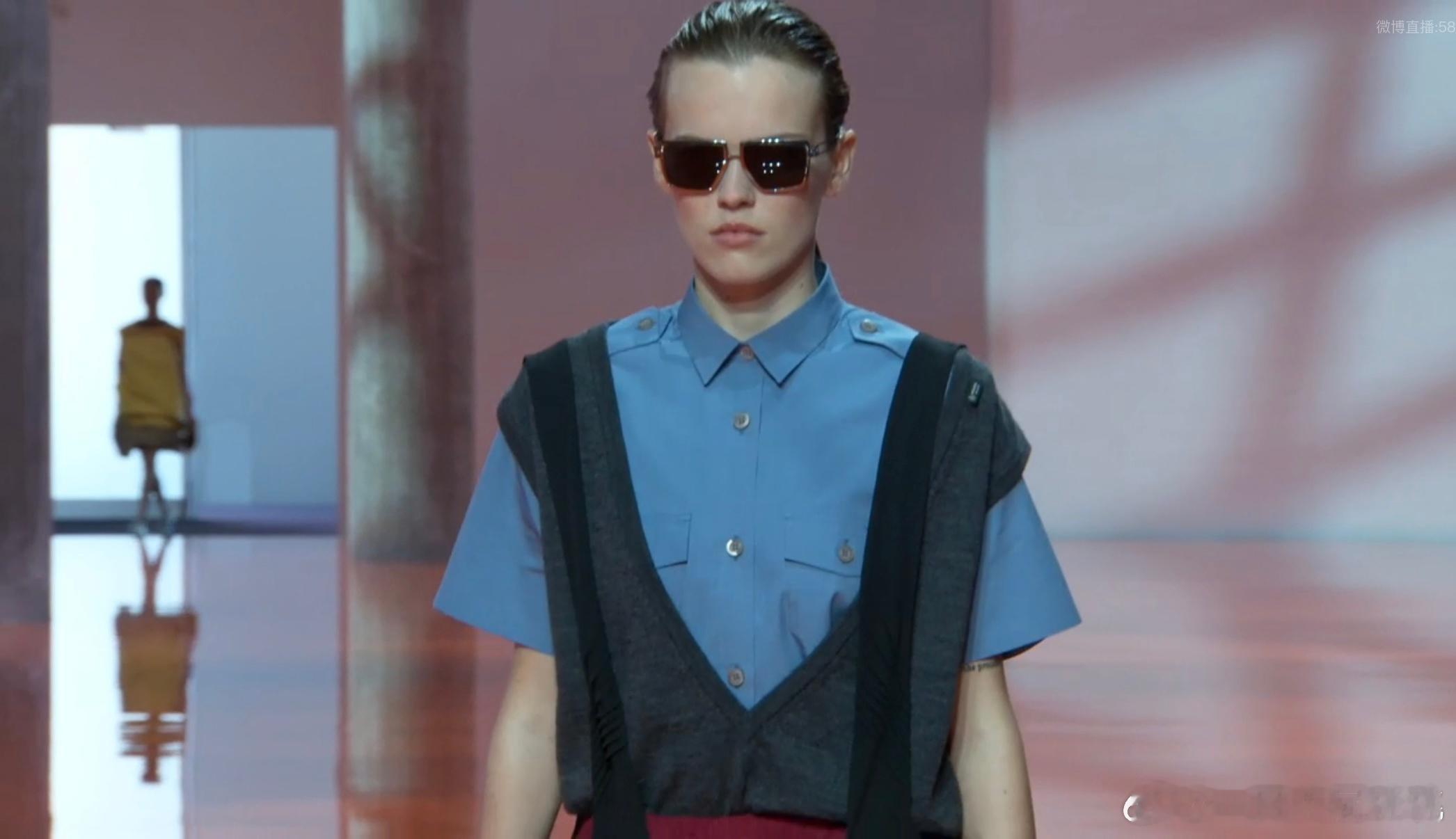 Prada大秀高智感春夏时装周Prada2026春夏女装时装秀在米兰落下帷幕，这