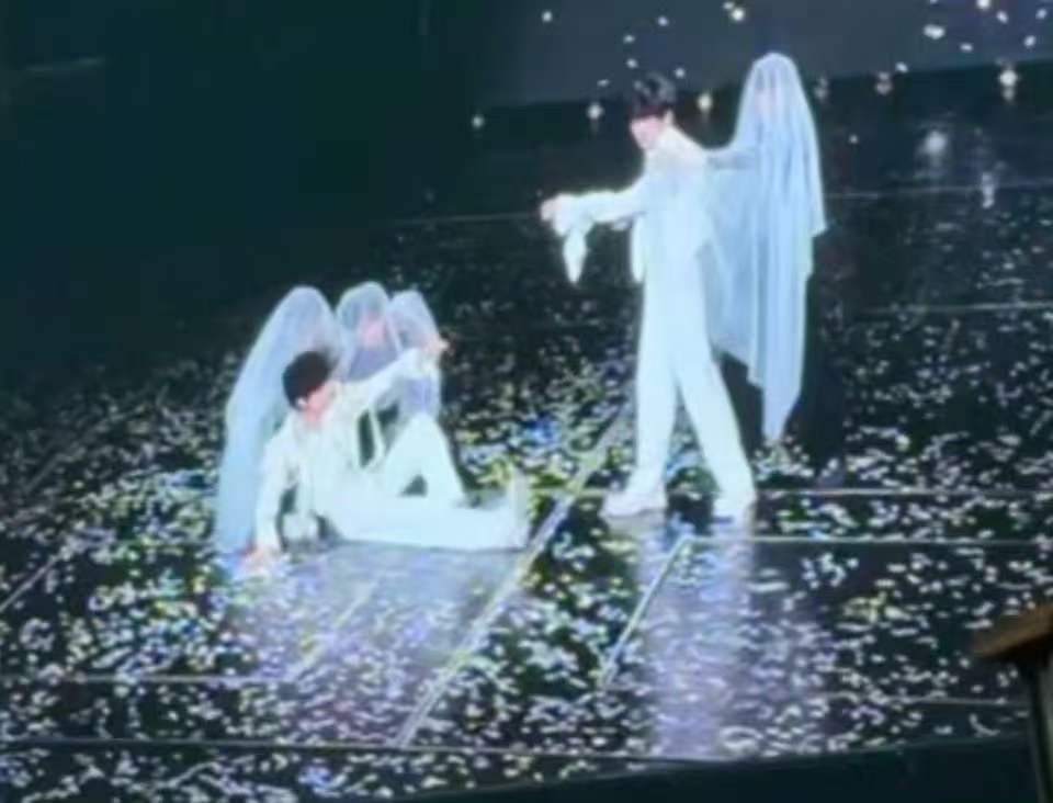 左奇函杨博文宿命感左奇函杨博文骨骼谢幕宿命感 OMG！！ 