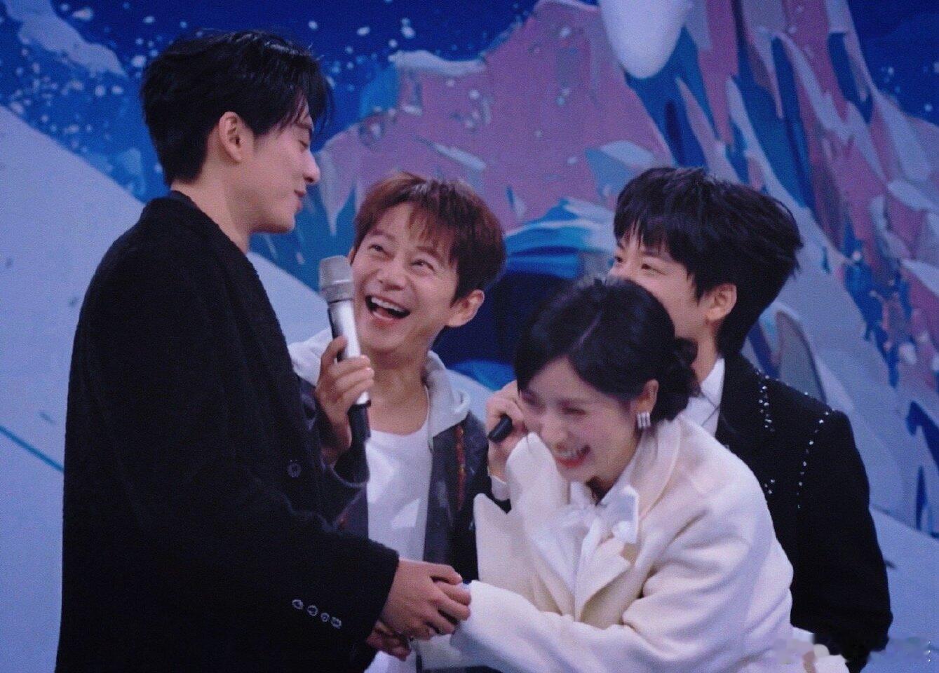 王鹤棣沈月现实版尼克朱迪王鹤棣沈月就是活的尼克朱迪！《你好星期六》里她甜笑打气，