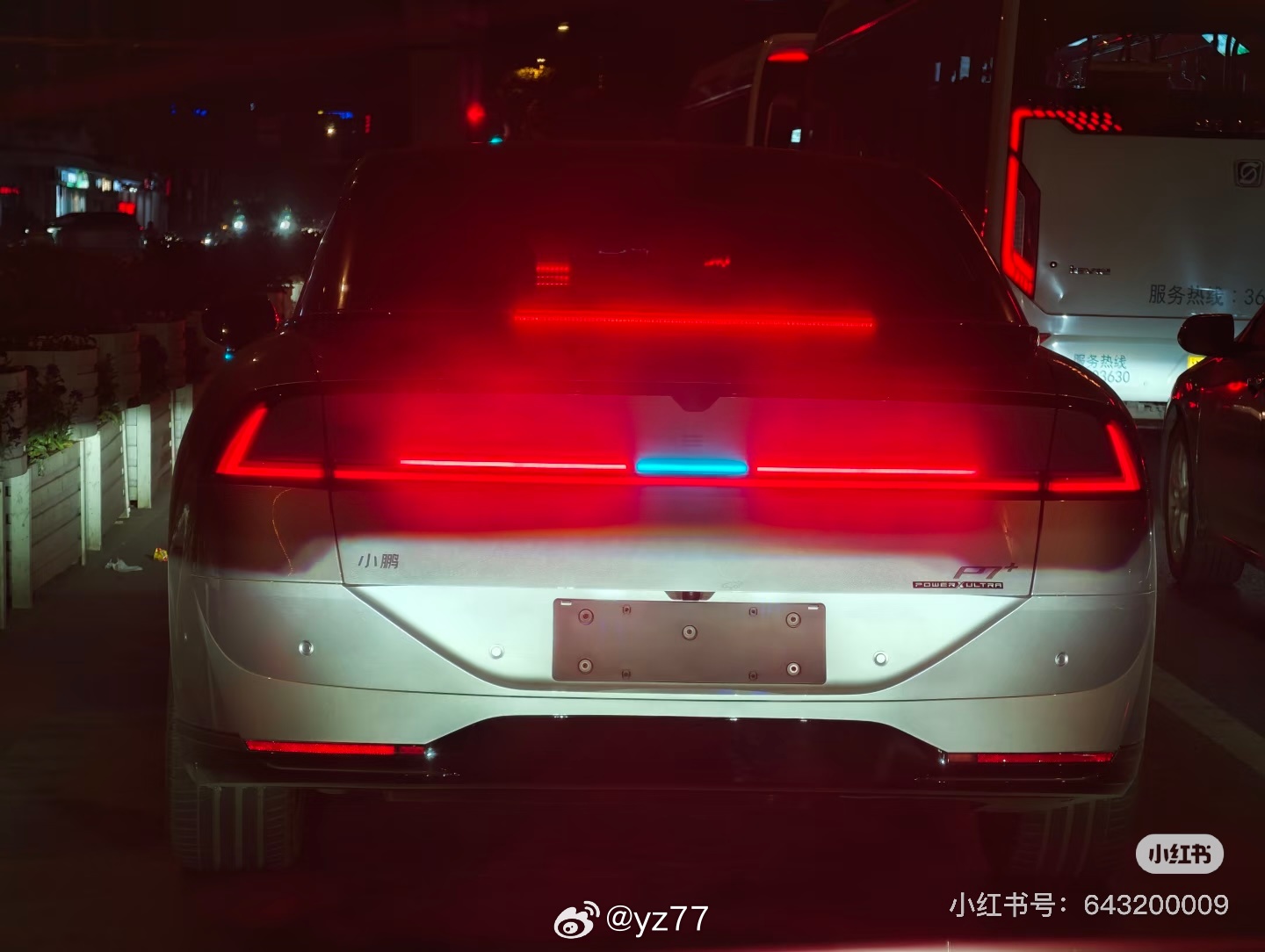 刹车灯不放边缘放中间干嘛呢这是yz77聊车