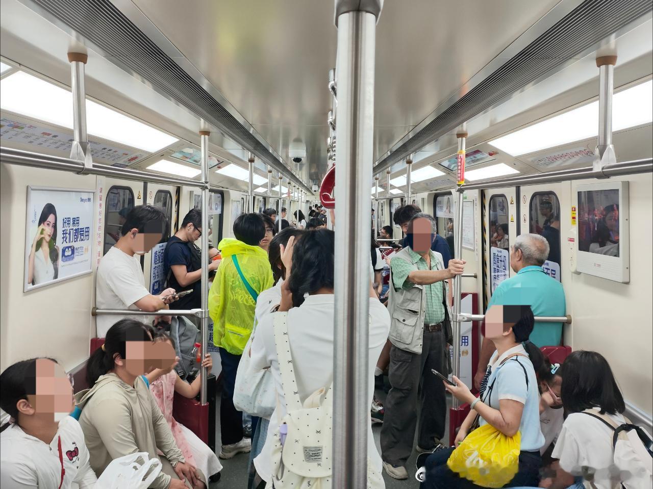 广州地铁网友：2026年7月11日（周六，广州晴，26-36℃）广州地铁早间客流