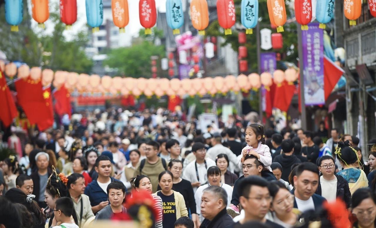 十一单日导航里程可绕地球两亿圈里面必须有我的贡献！今年国庆，我出远门自驾都用的高