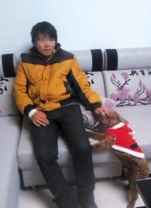 一次网购，改变一生。四川18岁少年因20支“玩具枪”被判无期，一句“请用枪打死我