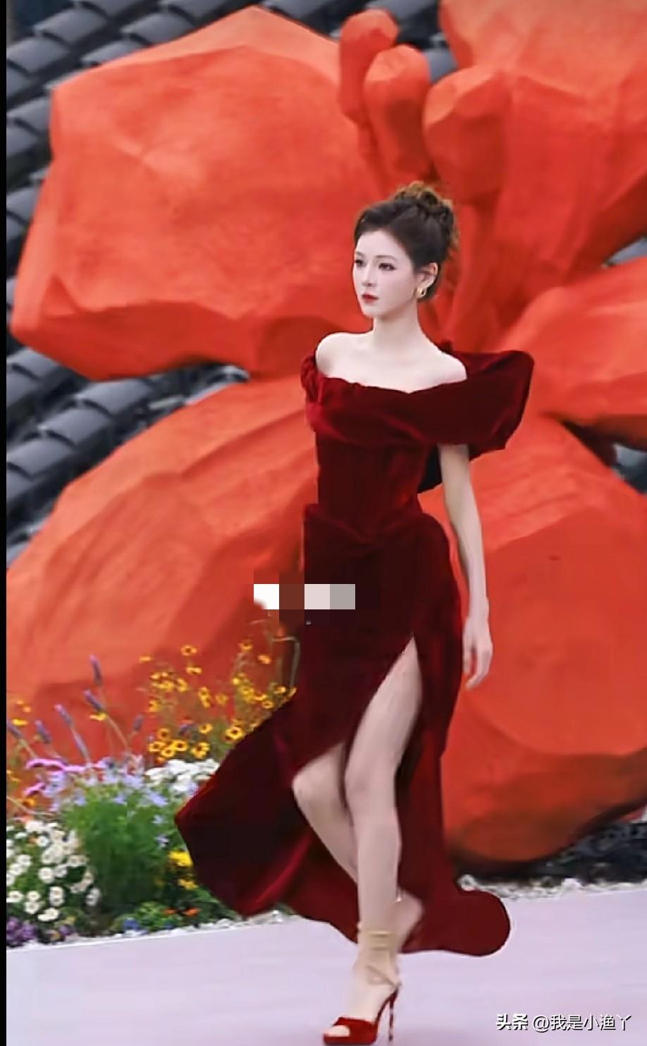 上海这一夜，程潇黑金杀疯了，张予曦红裙美到失语，刘诗诗皇冠开场仙气飘飘！
近日，