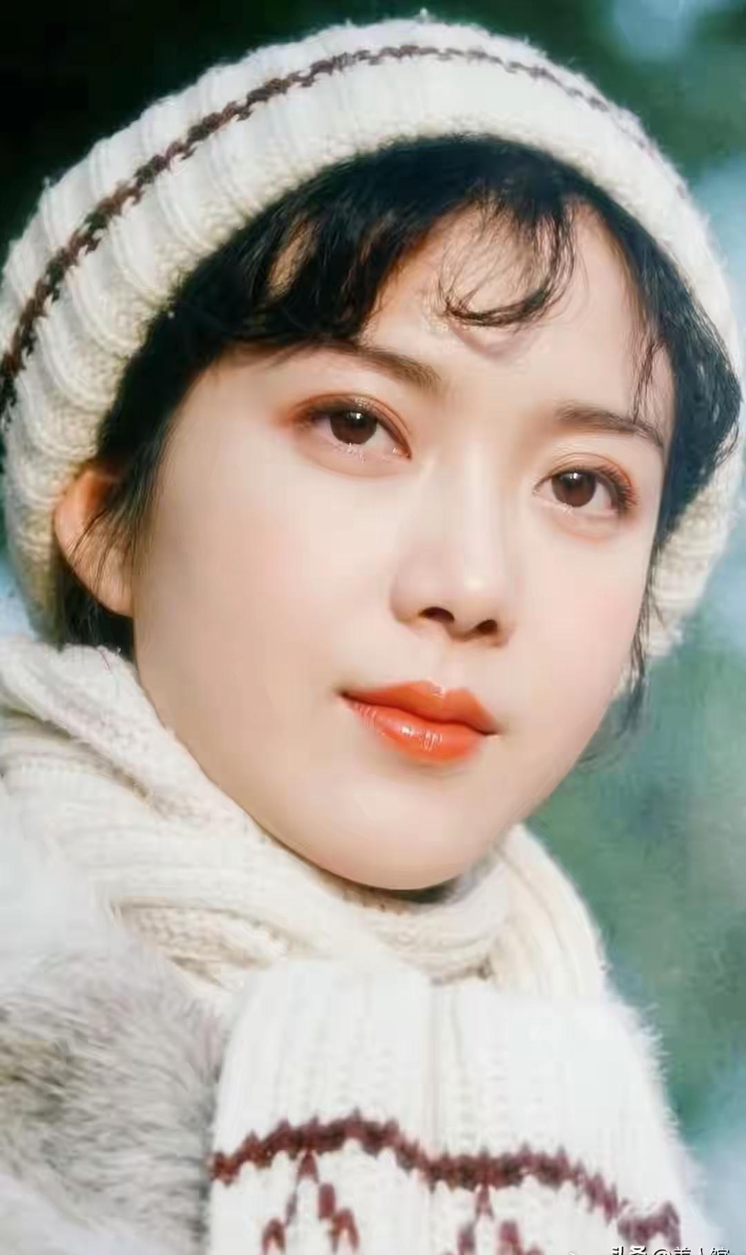 龚雪，印象深刻。成名作《大桥下面》女主角，男主角是张铁林。听说龚雪演艺生涯不顺，