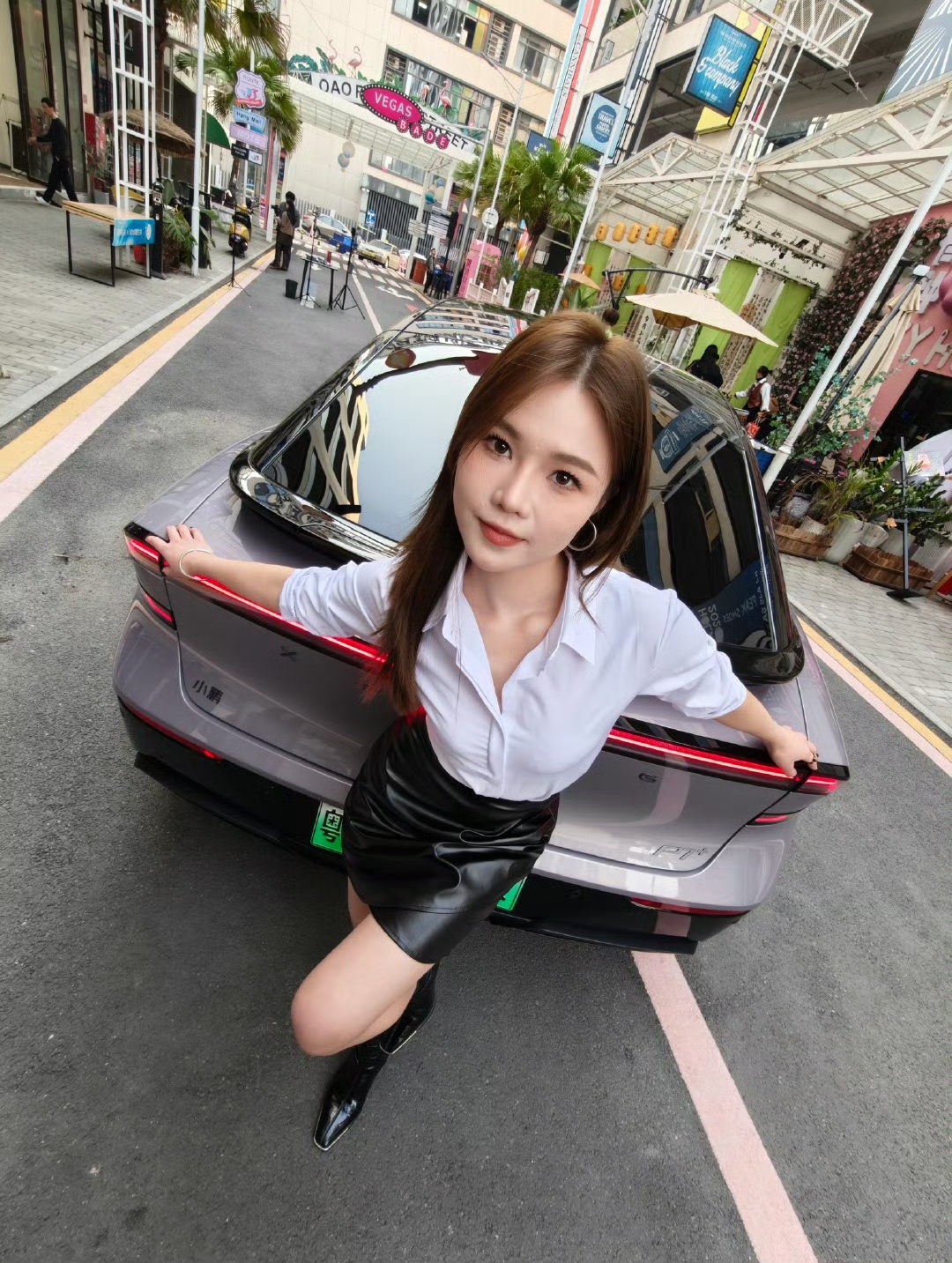 最近刚过小暑，全国各地闷热难耐，上车前能提前开空调的感觉可太爽了！照顾好家人的上