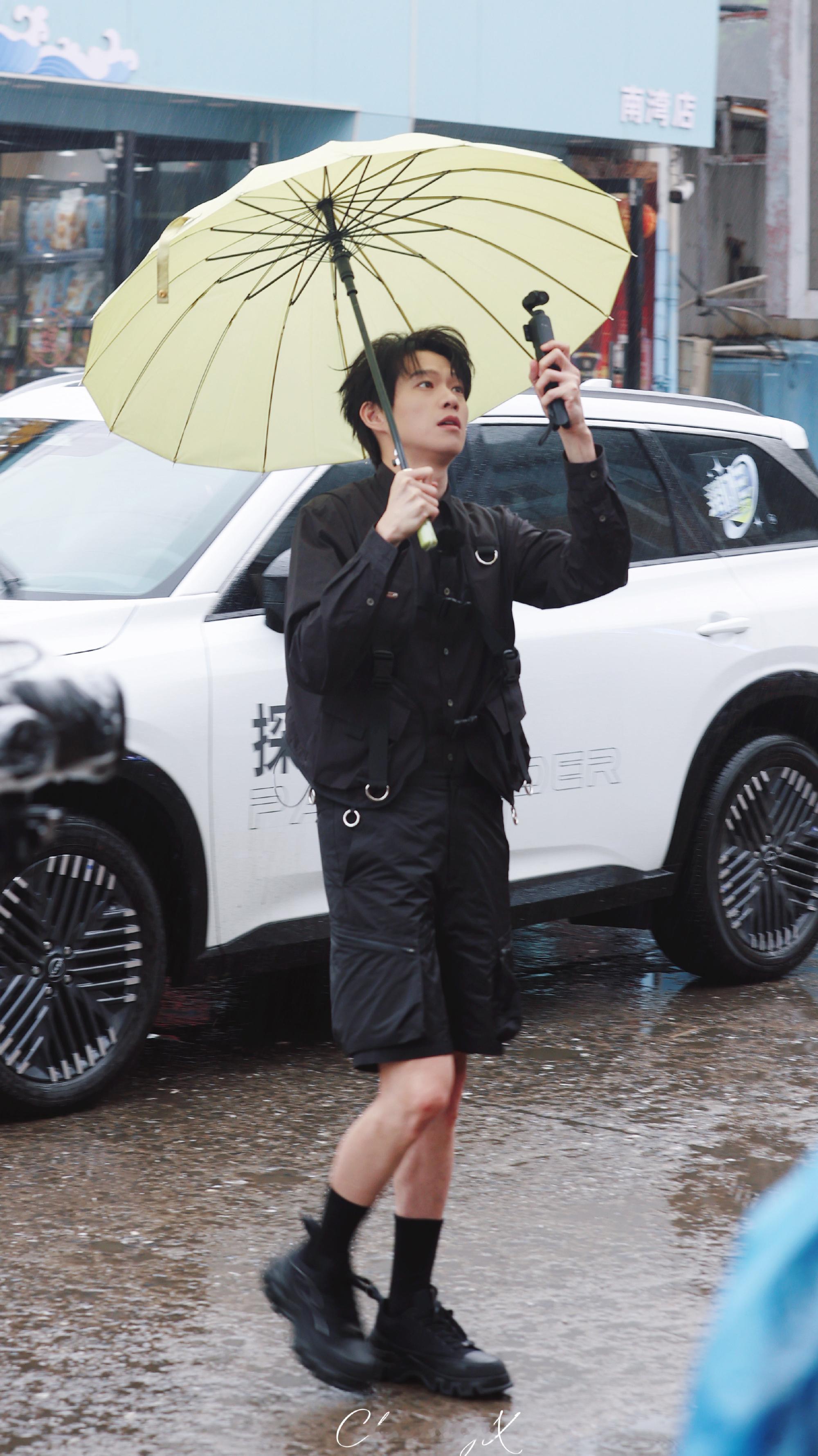 魏大勋《我们仨》今日路透[羞嗒嗒][羞嗒嗒][羞嗒嗒] ​​​