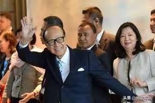李嘉诚果断大规模抛售英国资产，可能是已经嗅到了不同寻常的危机感！

这哪是什么资