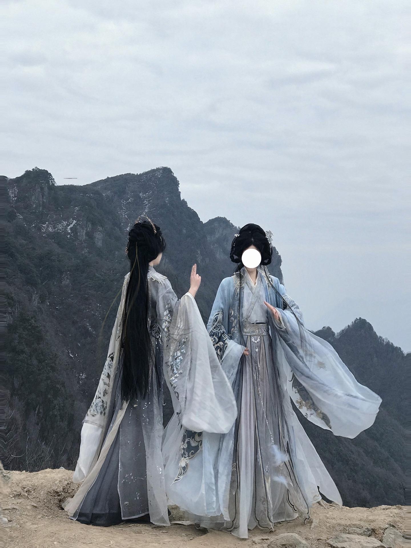 “吾有一剑，可破万法，可斩黄泉”