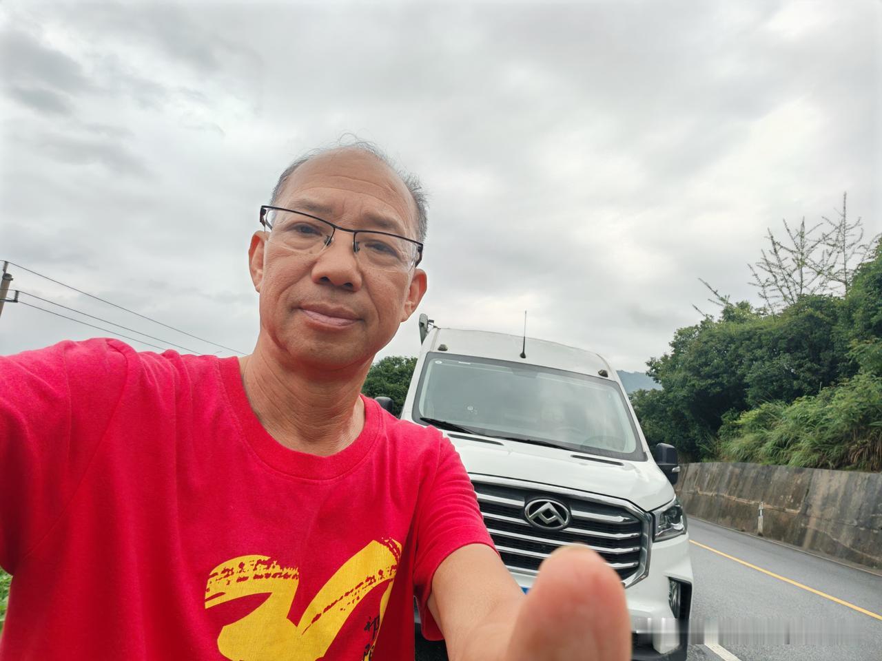 避暑贵州第二天：兴安到三江侗族自治县
    早上7:00起床，搞了饭吃，然后到