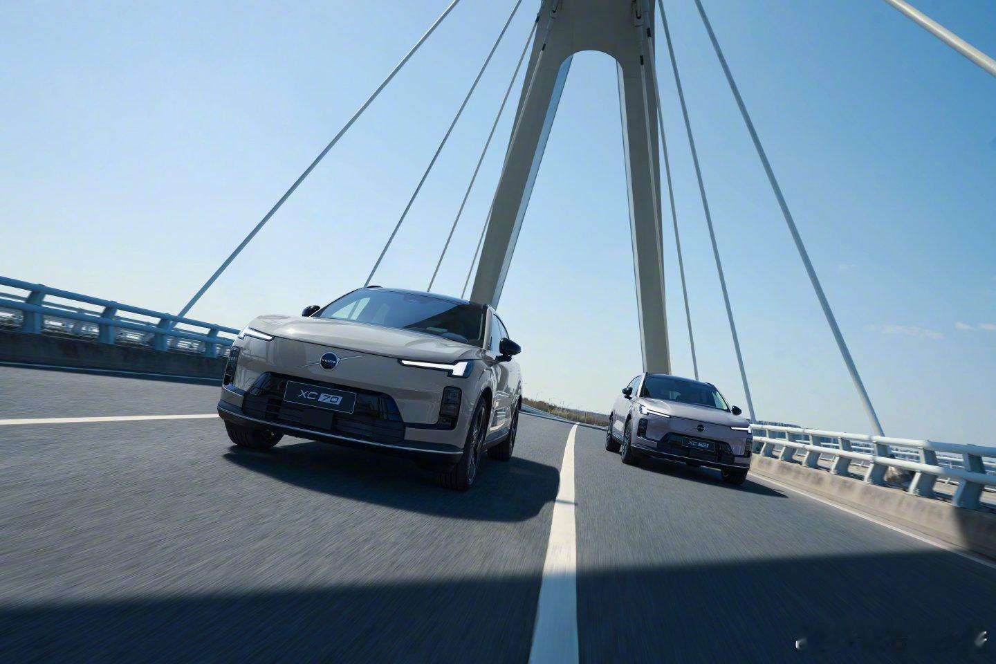 25万买沃尔沃豪华混动大V聊车 沃尔沃的旗舰超混车型XC70推出新的两驱版本车型