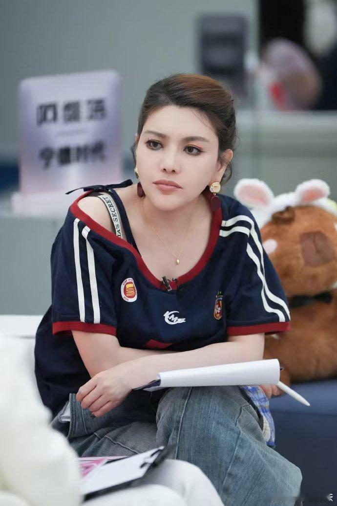乘风辟谣四公帮唱 浪姐辟谣连发6个假 谣言止于官方！多条不实消息被一一澄清，四公