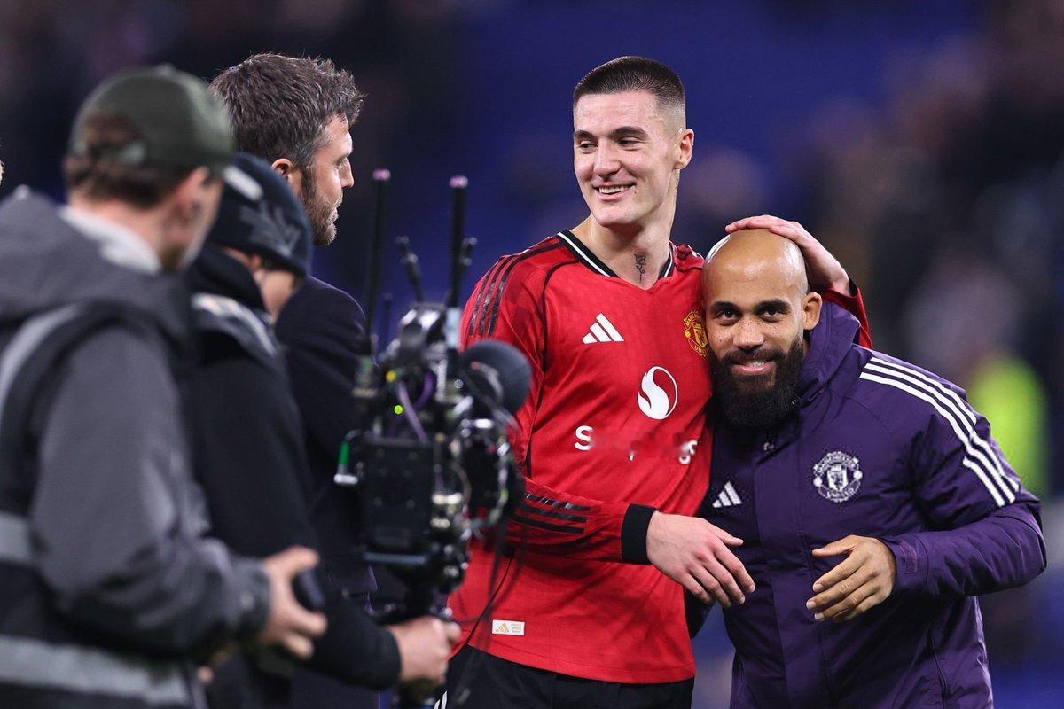 曼联战胜埃弗顿曼联终寻真命天帅！卡里克率队英超6轮5胜1平狂揽16分，稳居第四曼