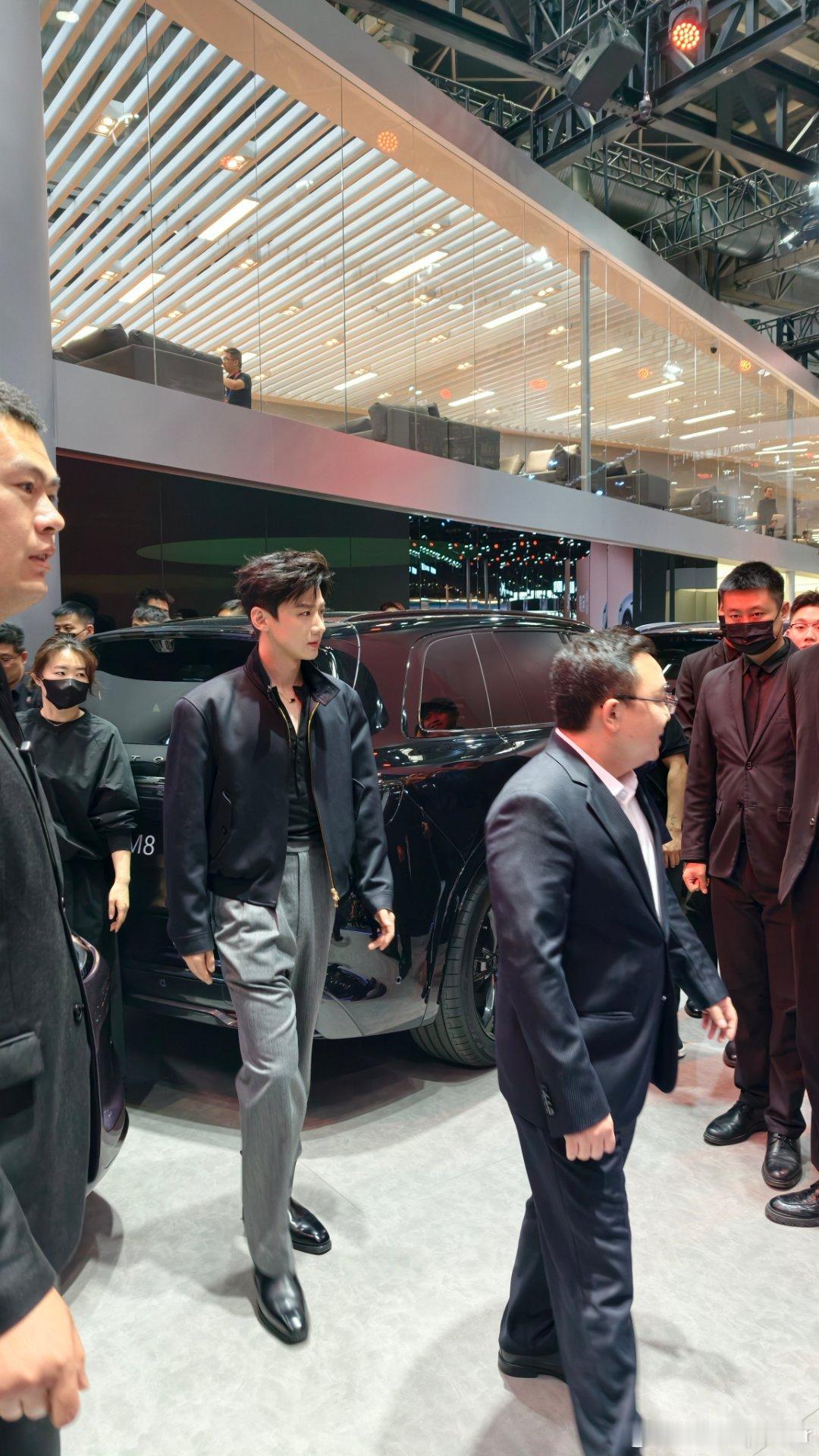 这也太帅了！白敬亭 北京·中国国际展览中心顺义新馆