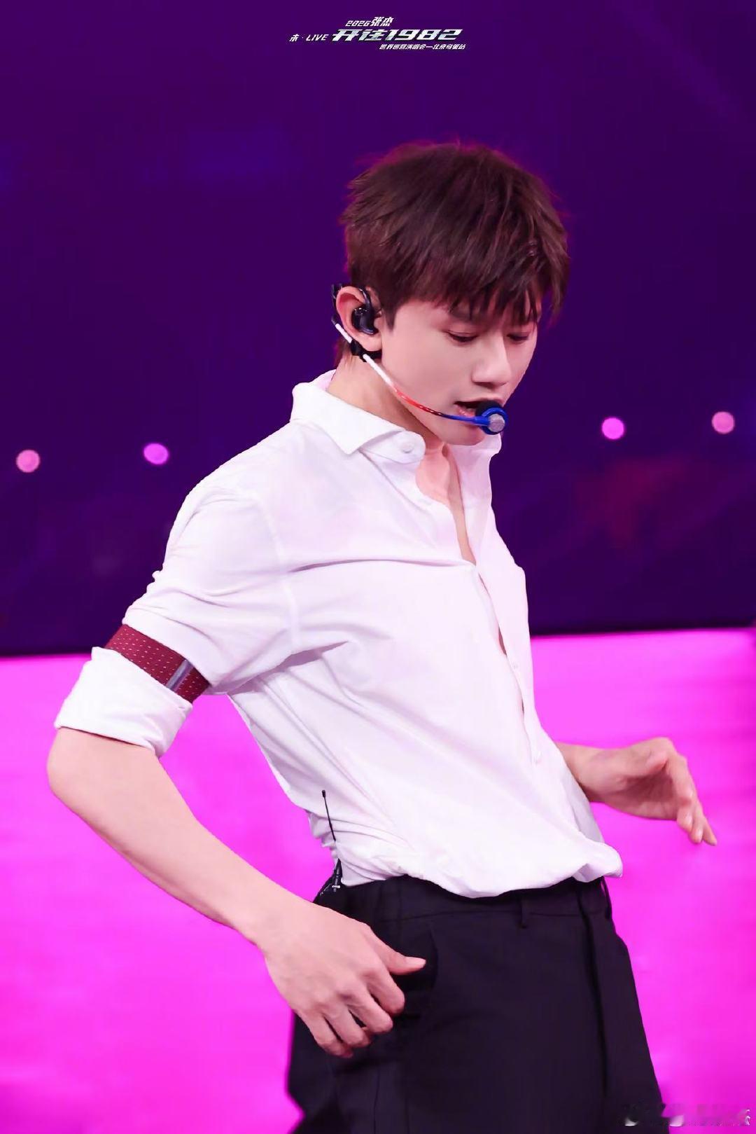 张杰演唱会未live的意义未 LIVE 不止是一场演出，更是一场装满浪漫与期待的