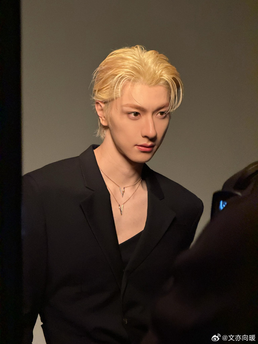 林一金发大片 这金发的林一妥妥漫画美少年既视感。每一处线条都像精心勾勒，仿佛自带