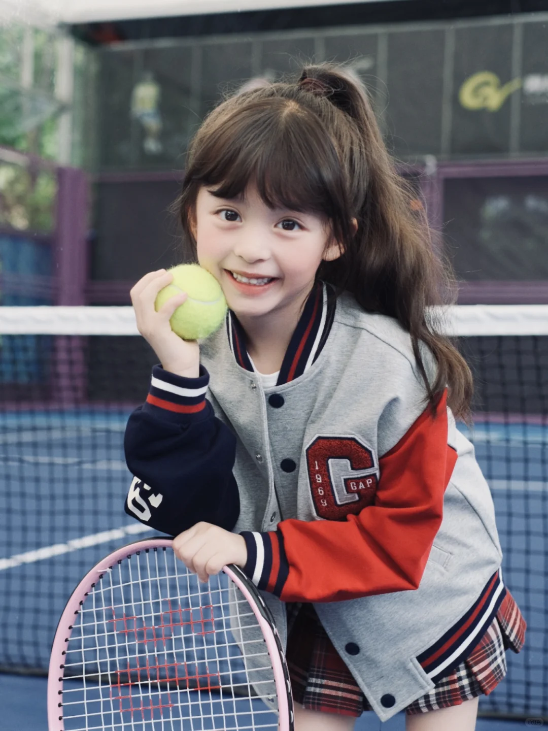 网球场看到的可爱小孩🎾