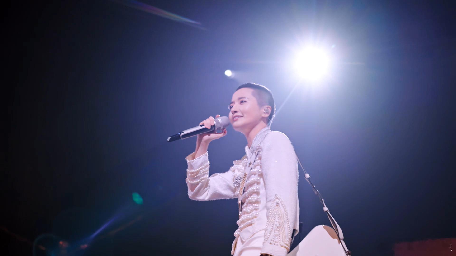 蒋一侨企业家父亲的家书有多动人  蒋一侨于时光音乐会收获父亲家书，那满纸的牵挂与