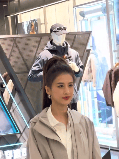 黄圣依保养的也挺好的 ​​​