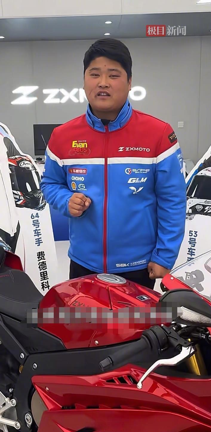 【张雪机车店长街头救助车祸受伤两人，医院称伤者均住院】医院回应被张雪机车救助伤者