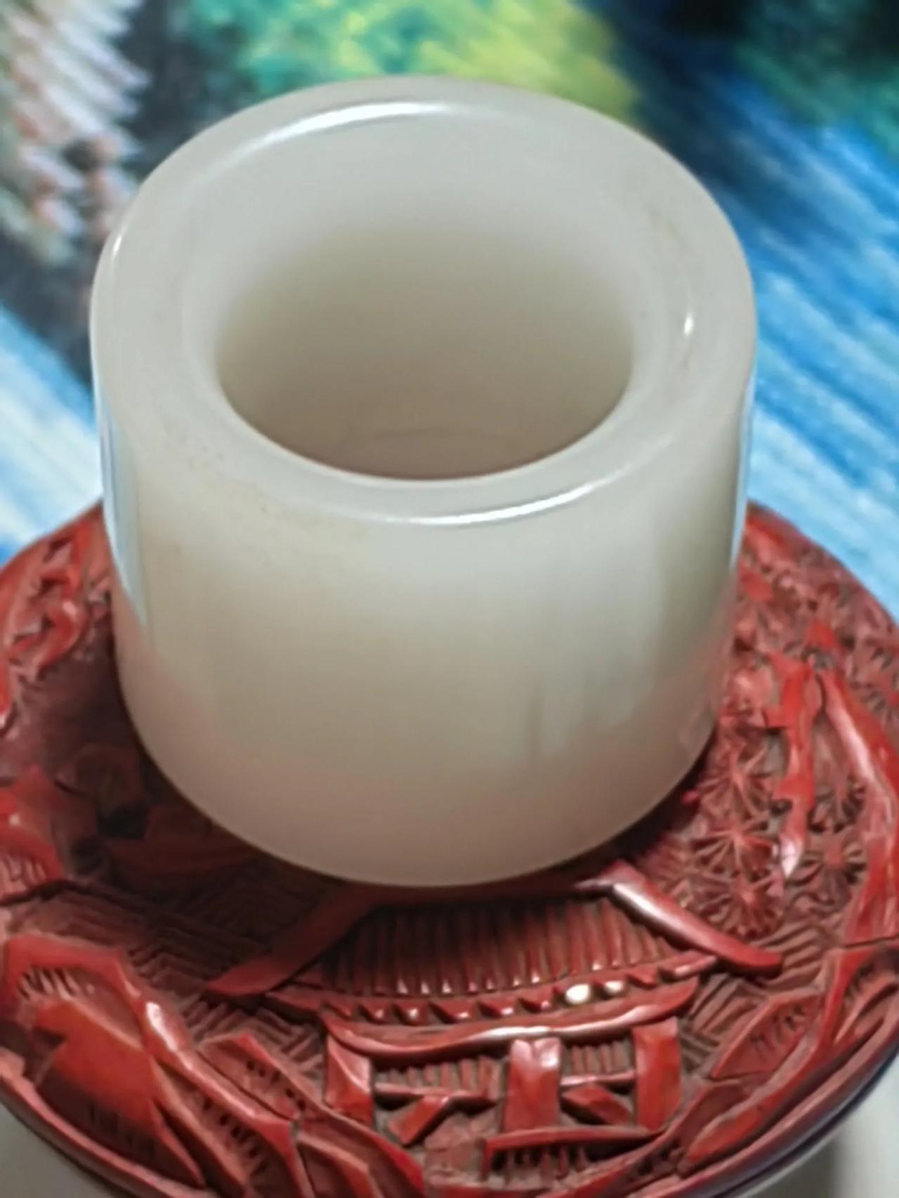 有的专家朋友说这石头是玻璃的！合是什么什么料的！我只能哈哈一乐，因为我喜欢。