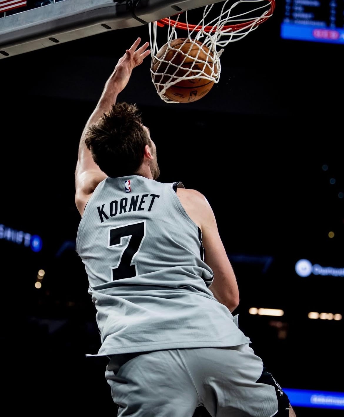 🔥马刺大胜火箭取得四连胜，近16场比赛15胜1负，下一场将对阵绿军…马刺战胜火