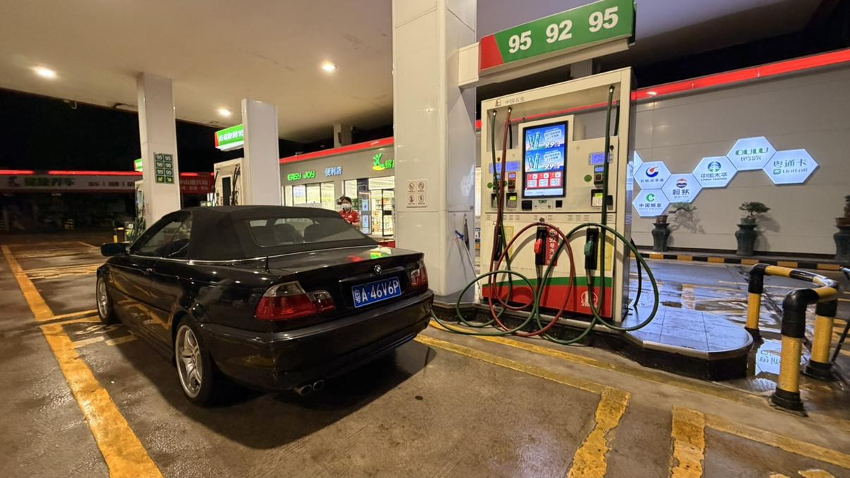 加满油，明天把到货已久的BC避震装车
机械部分的整备就可以暂告一段落【来自懂车帝