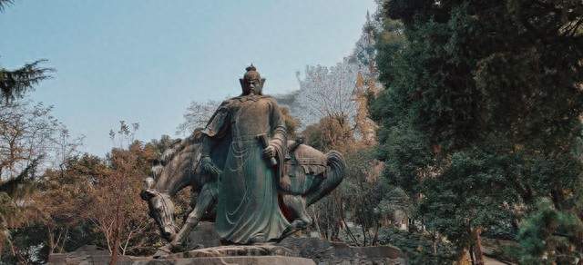岳飞之死：不是秦桧太坏，而是那个时代容不下一个“纯粹”的人