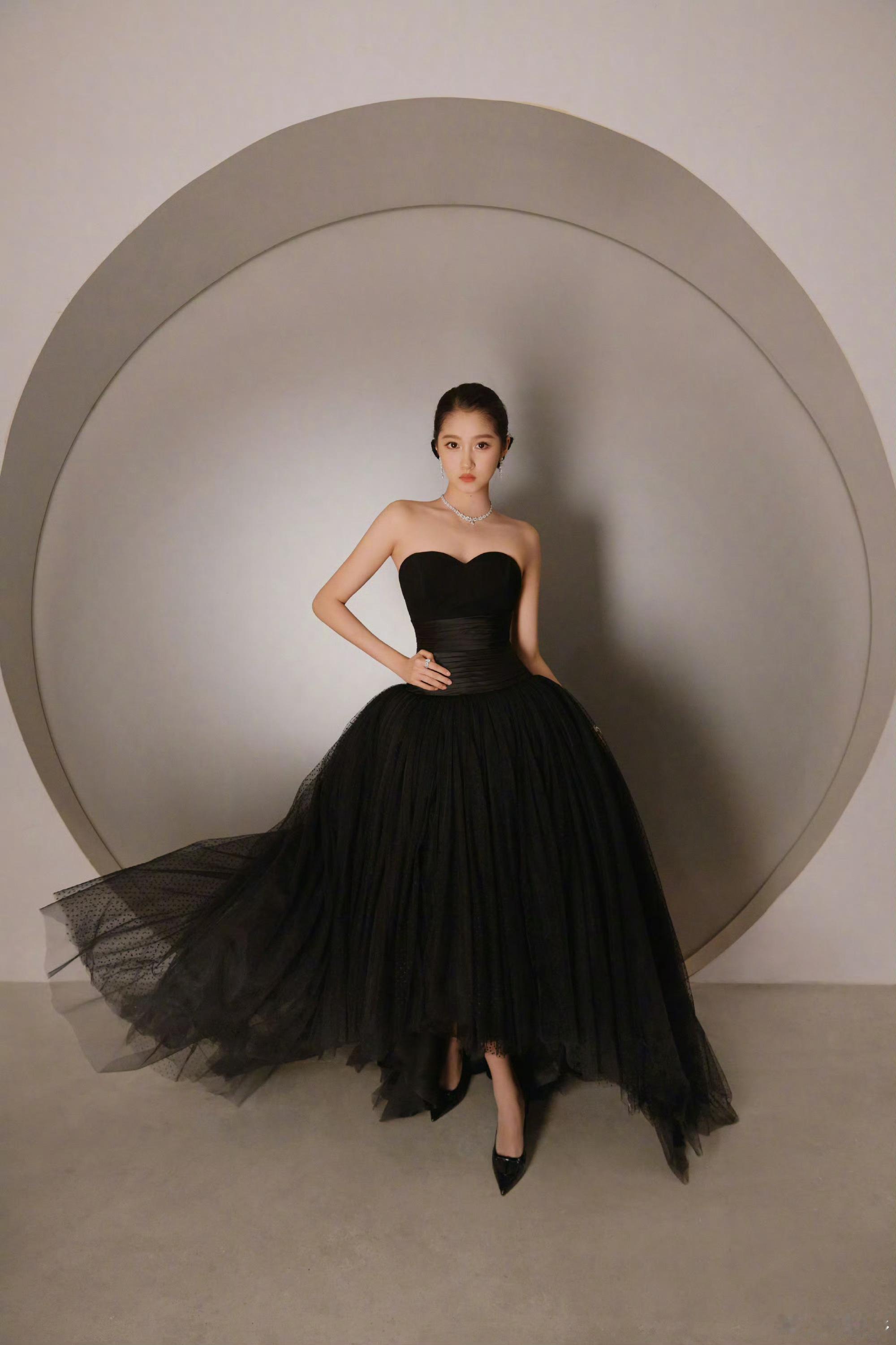 关晓彤黑色女爵关晓彤女爵造型