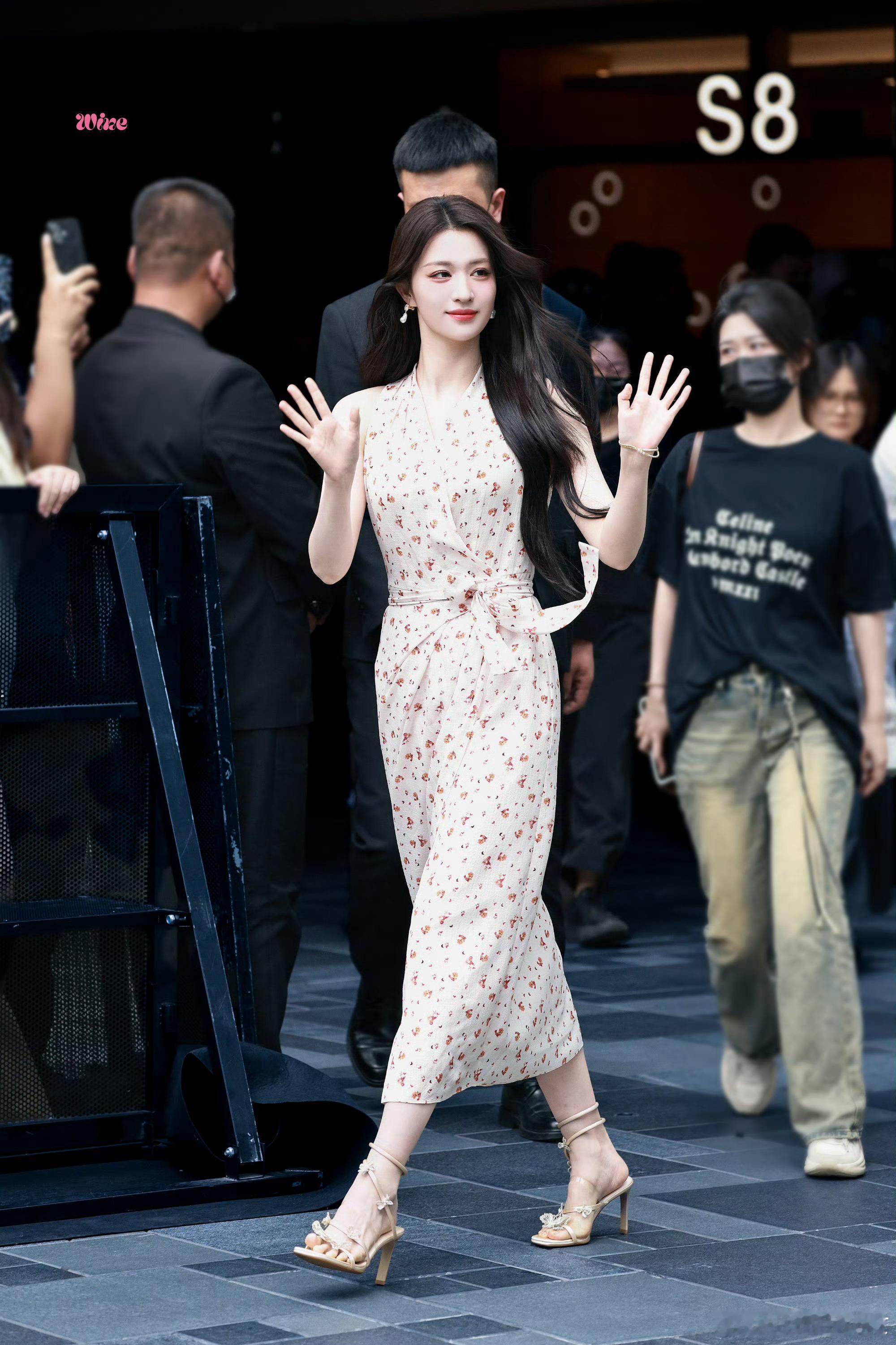 王楚然路人演我看王楚然谁不喜欢看大美女看到肤白貌美的王楚然 坏心情没了🤩是我也