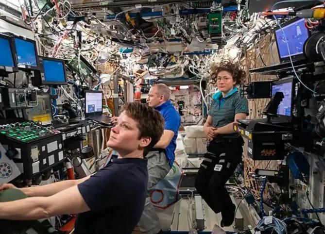 为什么最近全世界其他国家都不再提起中国的空间站了？因为他们不敢再提，跟国际空间站