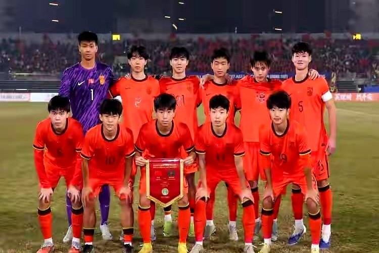 U17国少输球，大家都在吵什么？

其实很简单，看看我们的选人。

吕孟洋在西班