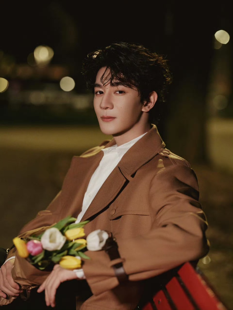 夏之光被妈妈拉黑 原生家庭的痛！他穷到吃简餐、冒雨骑车，却被最亲的人断联，有爱却