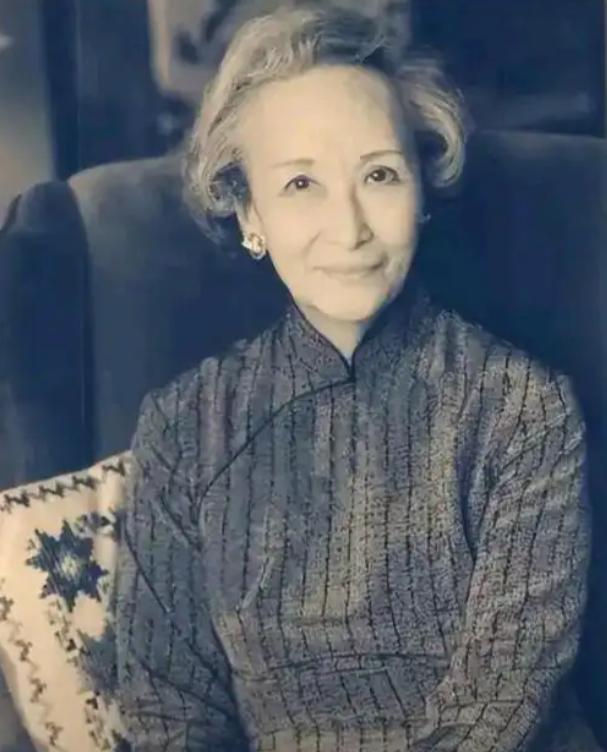 一位美容专家说："绝大多数人都会越长越难看，男人女人都一样。如果你的人生是困难的