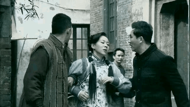 西游记都没敢这样拍[捂脸]
审片老师是不是正在低头数 钱，没看到这几个镜头[流泪