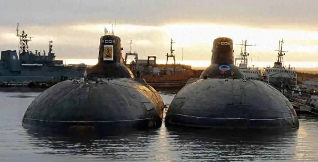 别说 10 艘 055 万吨大驱，就算把咱们海军半数先进舰艇打包奉上，俄罗斯也绝