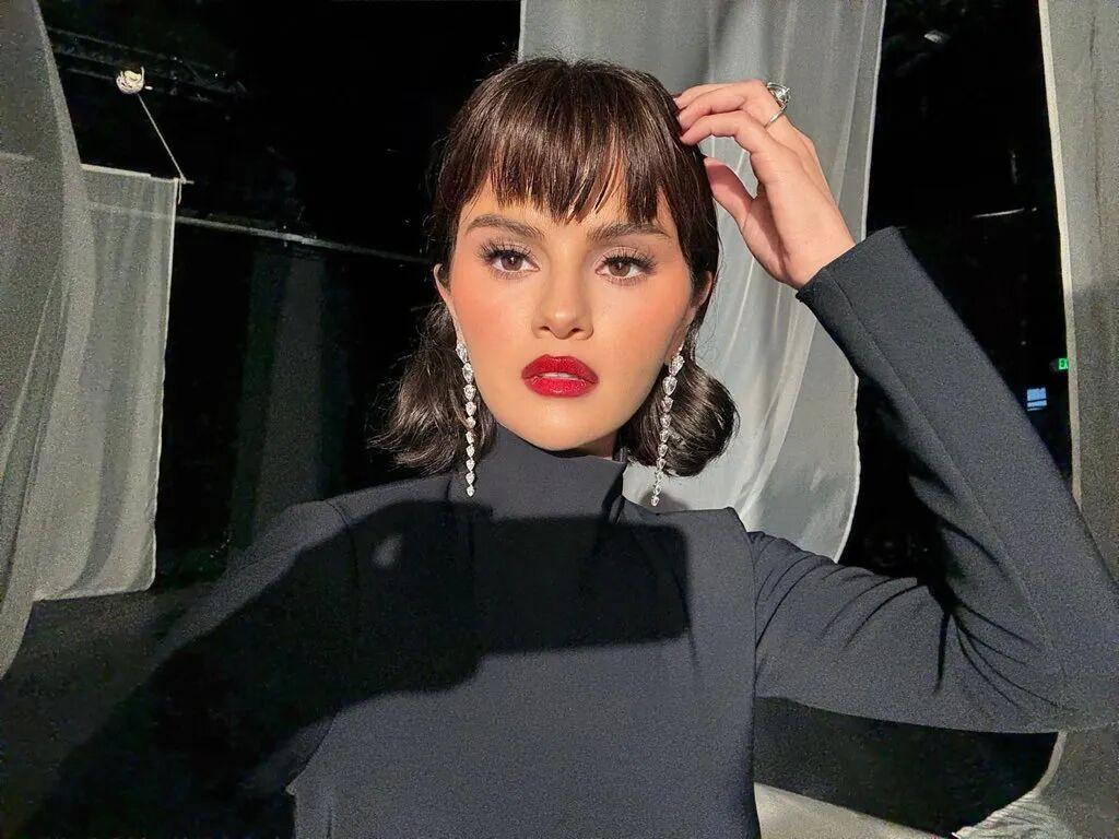 美国小天后 Selena Gomez 最近已发布歌曲《In The Dark》的