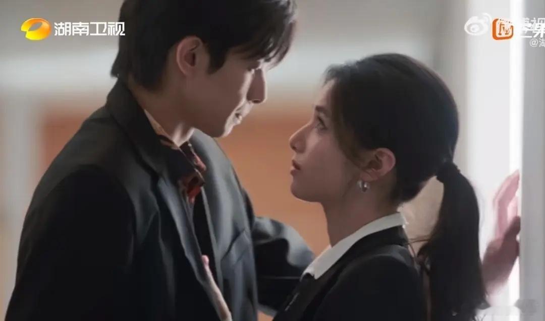 张婧仪和宋威龙这新剧磨皮滤镜拉满了吧 