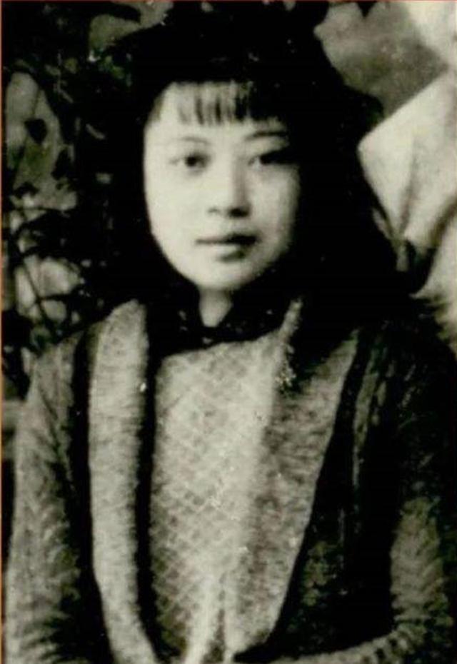 1945年，日军轮奸了黄美英，又用锋利的刀子把她的肉一片一片地割下来，虽然疼的死