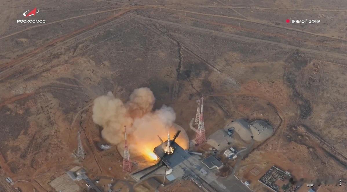 美俄宇航员搭乘俄罗斯联盟号宇宙飞船奔赴国际空间站

周四，美俄三名宇航员搭乘俄罗