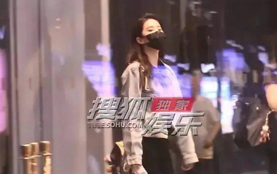 刘亦菲现在怎么成这样了 ​​​