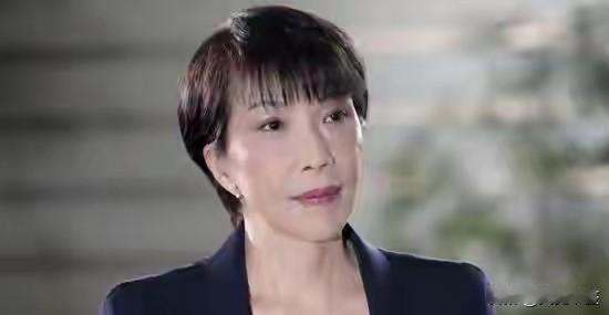 从安倍晋三到高市早苗，他们用10年酝酿了一个阴谋。

2015年7月，安倍晋三政