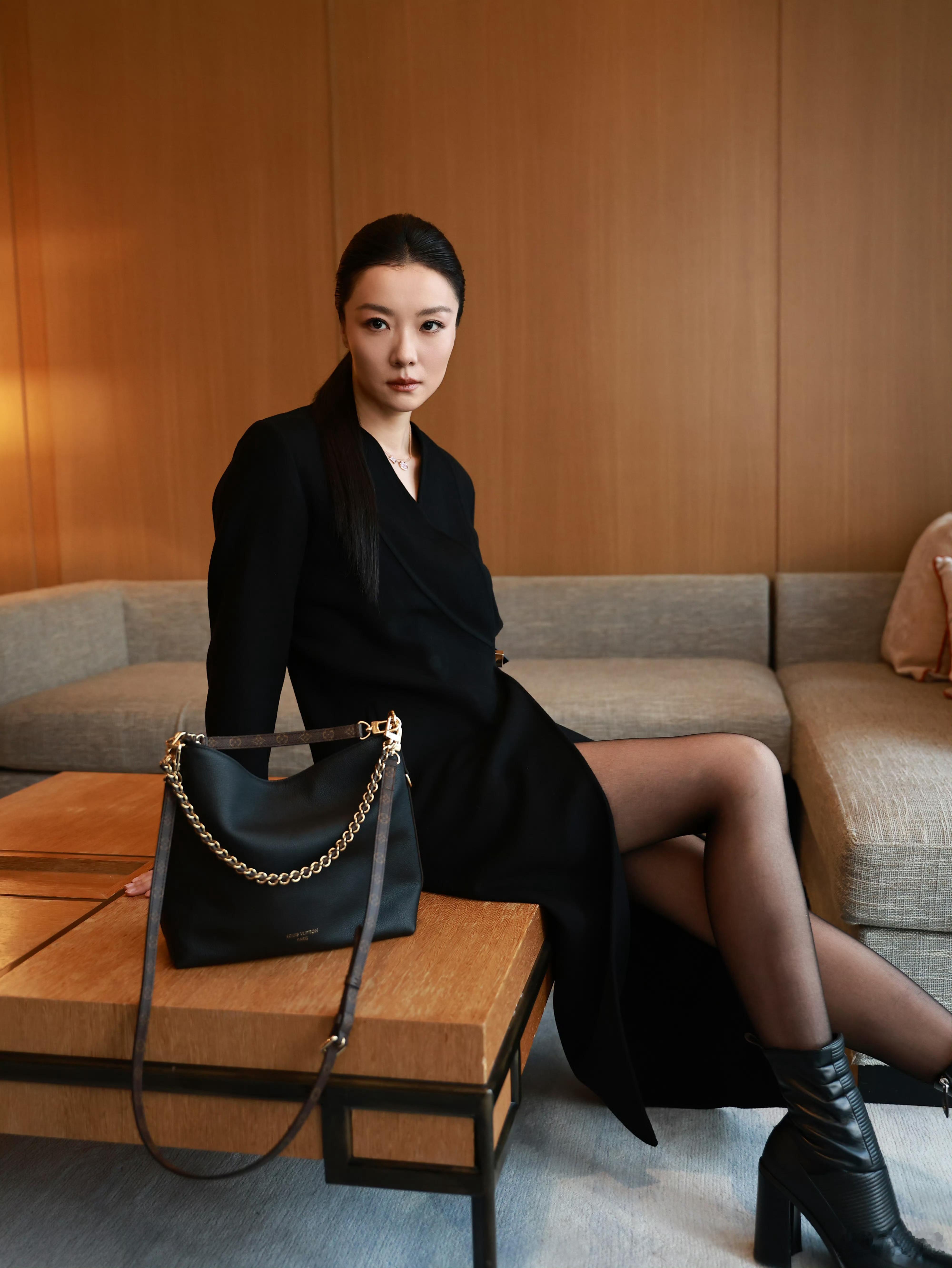 齐溪 🖤 VOGUECelebrates 十五周年特别盛典，全黑系造型 