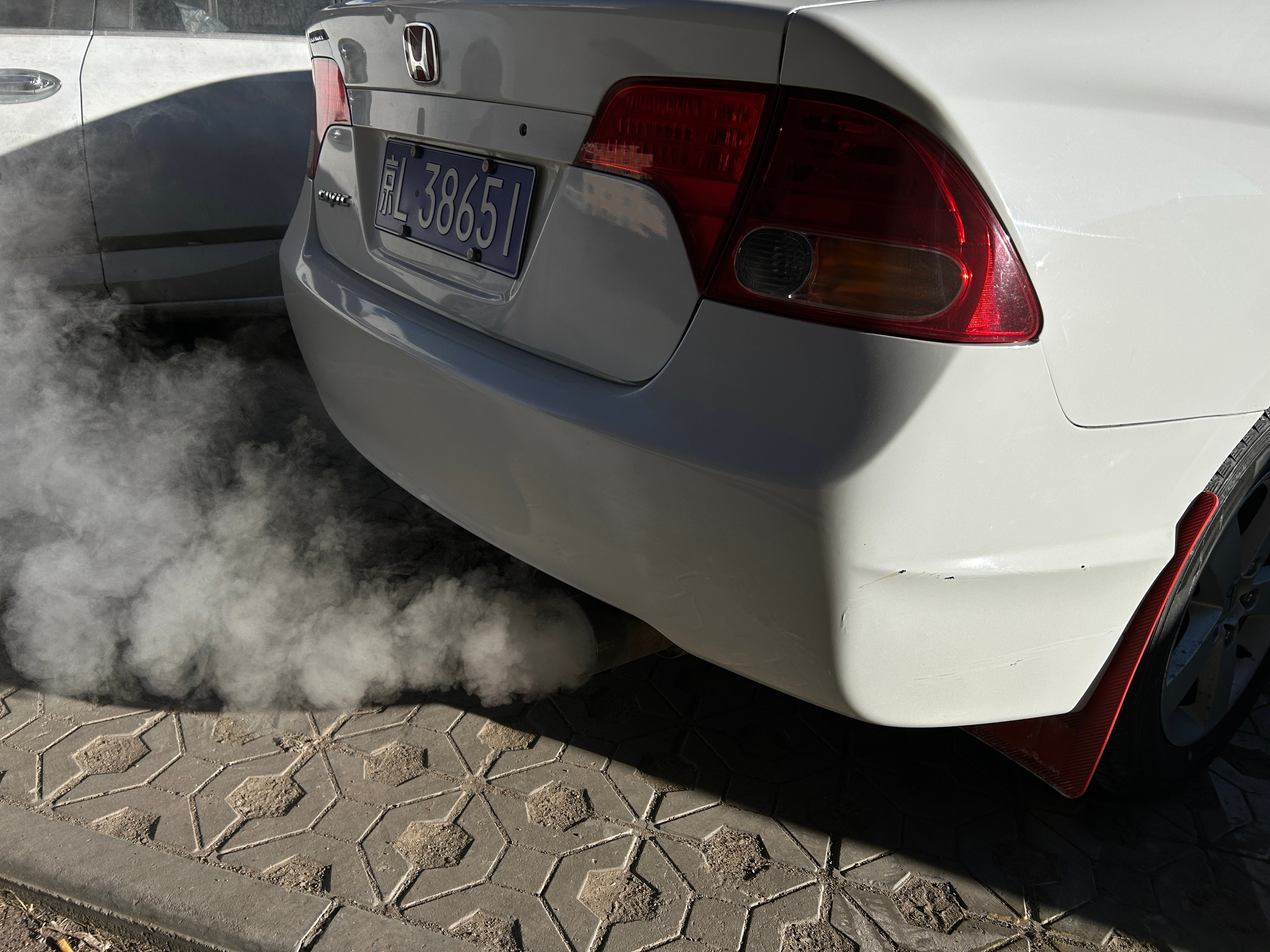 生活手记 昨晚零下27度，今早启动一枪着。这可是18年的老车啊，不过如果再放半天