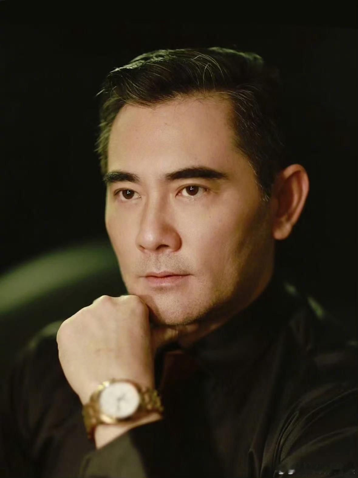 赵文瑄说长得帅的好处丑人是无法想象的好油腻的文案啊薛邵的滤镜稀碎 